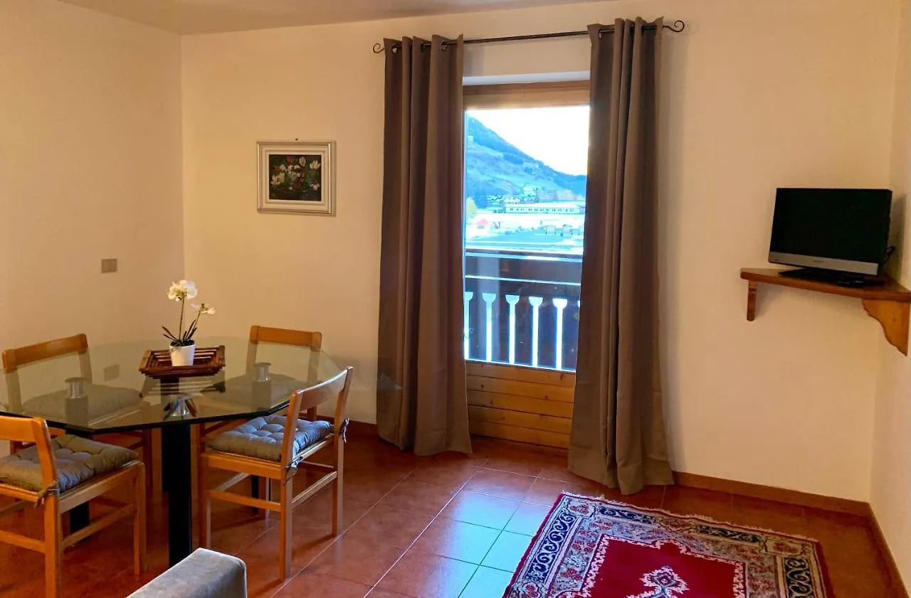 Cima De' Piazzi Apartment 伊索拉察